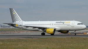 Photo of EC-LVA - Airbus A320-214 operated by Vueling