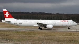 Photo of HB-IOM - Airbus A321-212 operated by Swiss International Air Lines