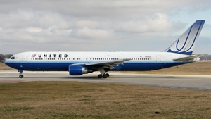 Photo of N641UA - Boeing 767-322(ER) operated by United Airlines