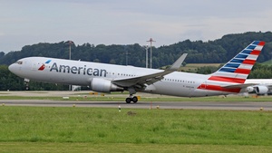 Photo of N385AM - Boeing 767-323(ER) operated by American Airlines