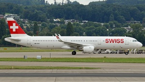 Photo of HB-IOO - Airbus A321-212 operated by Swiss International Air Lines