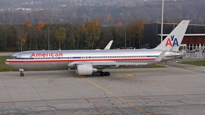 Photo of N345AN - Boeing 767-323(ER) operated by American Airlines
