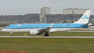 Photo of PH-EZM - Embraer ERJ-190STD operated by KLM Cityhopper