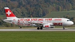 Photo of HB-IJM - Airbus A320-214 operated by Swiss International Air Lines