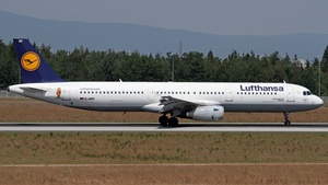 Photo of D-AIRY - Airbus A321-131 operated by Lufthansa