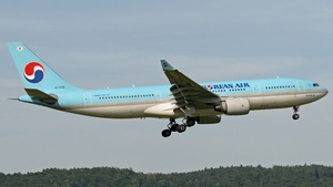 Photo of HL7538 - Airbus A330-223 operated by Korean Air