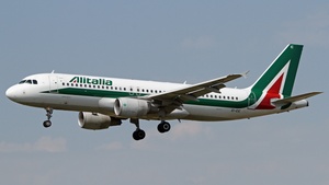 Photo of EI-EIC - Airbus A320-216 operated by Alitalia