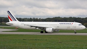 Photo of F-GTAZ - Airbus A321-212 operated by Air France