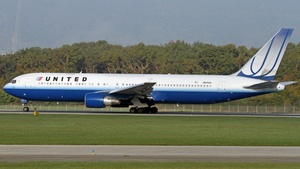 Photo of N661UA - Boeing 767-322(ER) operated by United Airlines