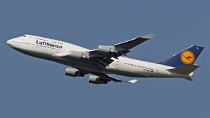 Photo of D-ABTL - Boeing 747-430 operated by Lufthansa