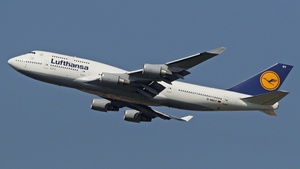 Photo of D-ABVT - Boeing 747-430 operated by Lufthansa