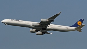 Photo of D-AIHA - Airbus A340-642 operated by Lufthansa