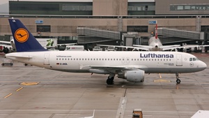 Photo of D-AIQL - Airbus A320-211 operated by Lufthansa