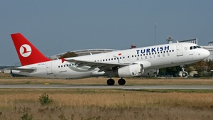 Photo of TC-JLJ - Airbus A320-232 operated by Turkish Airlines