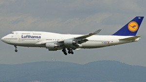 Photo of D-ABVH - Boeing 747-430 operated by Lufthansa