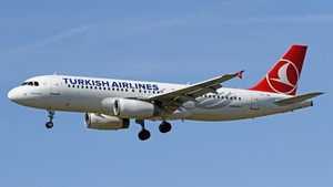 Photo of TC-JAI - Airbus A320-232 operated by Turkish Airlines