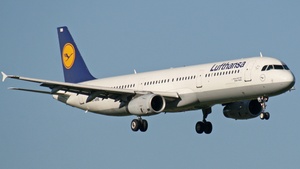 Photo of D-AIRB - Airbus A321-131 operated by Lufthansa