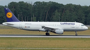 Photo of D-AIQM - Airbus A320-211 operated by Lufthansa
