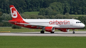 Photo of D-ABDU - Airbus A320-214 operated by Air Berlin