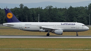 Photo of D-AIQF - Airbus A320-211 operated by Lufthansa
