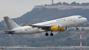 Photo of EC-KHN - Airbus A320-216 operated by Vueling