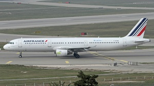 Photo of F-GTAQ - Airbus A321-212 operated by Air France