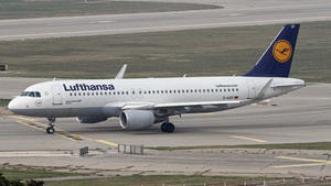 Photo of D-AIZP - Airbus A320-214 operated by Lufthansa