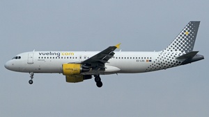 Photo of EC-LVA - Airbus A320-214 operated by Vueling