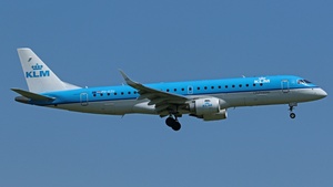 Photo of PH-EZU - Embraer ERJ-190STD operated by KLM Cityhopper