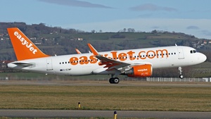 Photo of G-EZWP - Airbus A320-214 operated by easyJet