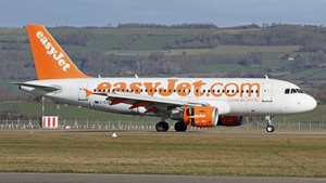 Photo of G-EZBZ - Airbus A319-111 operated by easyJet