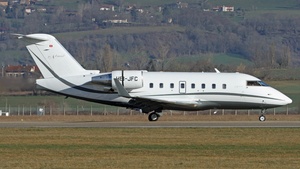 Photo of HB-JFC - Bombardier Challenger 604 operated by Nomad Aviation