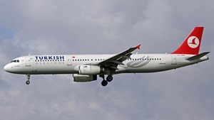 Photo of TC-JRB - Airbus A321-231 operated by Turkish Airlines