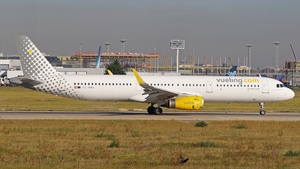 Photo of EC-MMU - Airbus A321-231 operated by Vueling