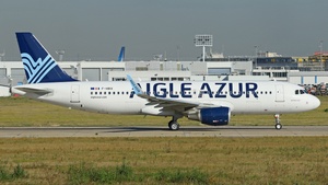 Photo of F-HBIX - Airbus A320-214 operated by Aigle Azur