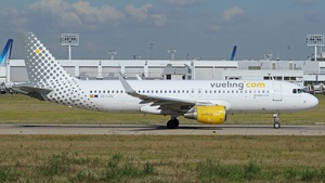Photo of EC-LVU - Airbus A320-214 operated by Vueling