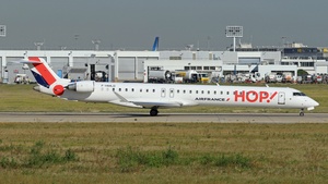 Photo of F-HMLO - Bombardier CRJ-1000EL operated by Air France HOP