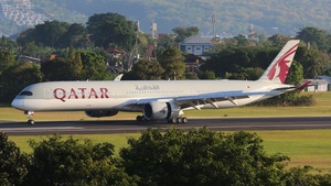 Photo of A7-AOE - Airbus A350-1041 operated by Qatar Airways