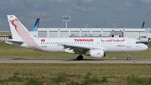 Photo of TS-IMV - Airbus A320-214 operated by Tunisair