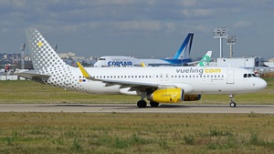 Photo of EC-MBT - Airbus A320-232 operated by Vueling