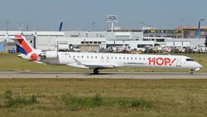 Photo of F-HMLK - Bombardier CRJ-1000EL operated by Air France HOP