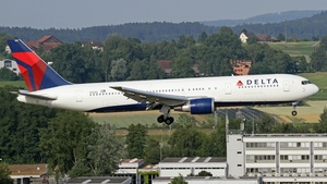 Photo of N152DL - Boeing 767-3P6(ER) operated by Delta Air Lines