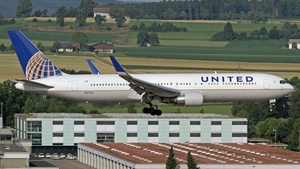 Photo of N677UA - Boeing 767-322(ER) operated by United Airlines