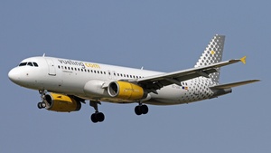Photo of EC-LQZ - Airbus A320-232 operated by Vueling
