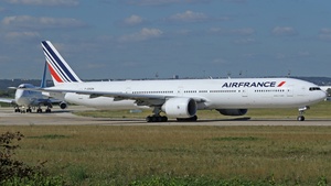 Photo of F-GSQN - Boeing 777-328(ER) operated by Air France