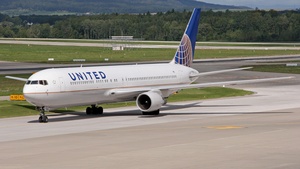 Photo of N663UA - Boeing 767-322(ER) operated by United Airlines