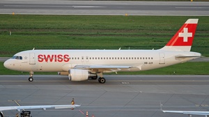 Photo of HB-JLR - Airbus A320-214 operated by Swiss International Air Lines