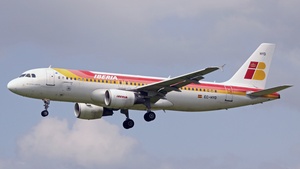 Photo of EC-HYD - Airbus A320-214 operated by Iberia
