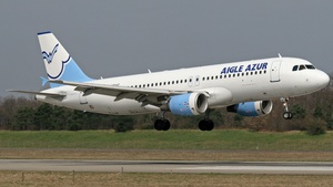 Photo of F-HBAC - Airbus A320-214 operated by Aigle Azur