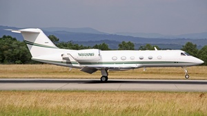 Photo of N808MF - Gulfstream GIV-SP operated by Clay Lacy Aviation
